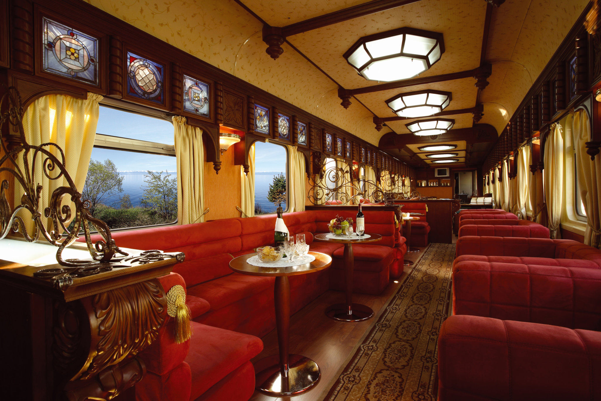 Bar-Lounge-Car